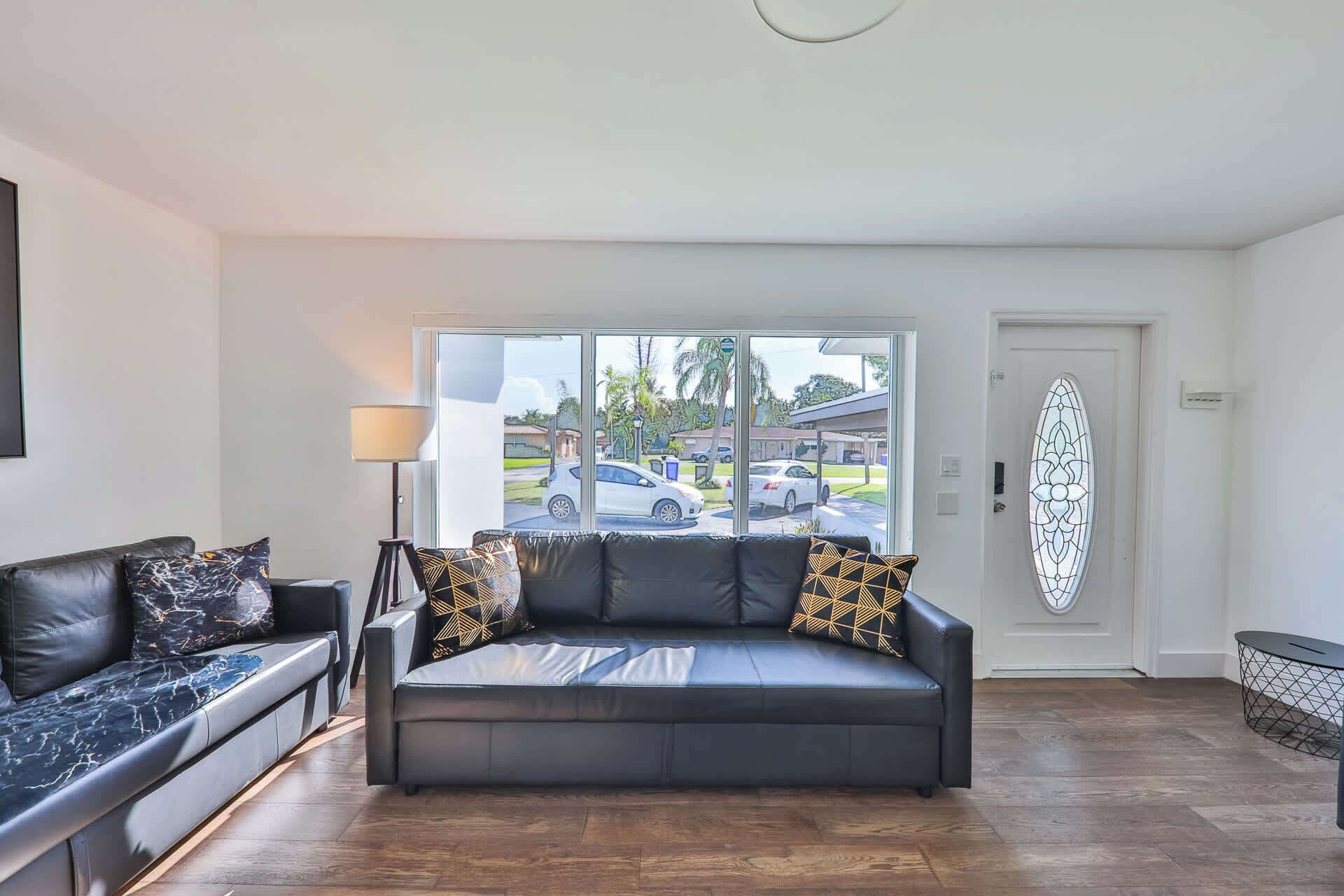 Smart TV, ping pong, offices