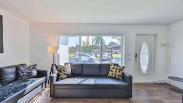 Smart TV, ping pong, offices