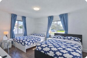 3 bedrooms, desk, iron/ironing board, travel cot