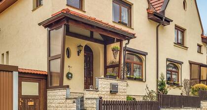 Awesome home in Jena with WiFi