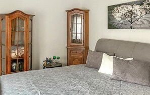 3 bedrooms, free WiFi, bed sheets