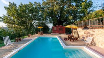 Piscina coperta, piscina all'aperto