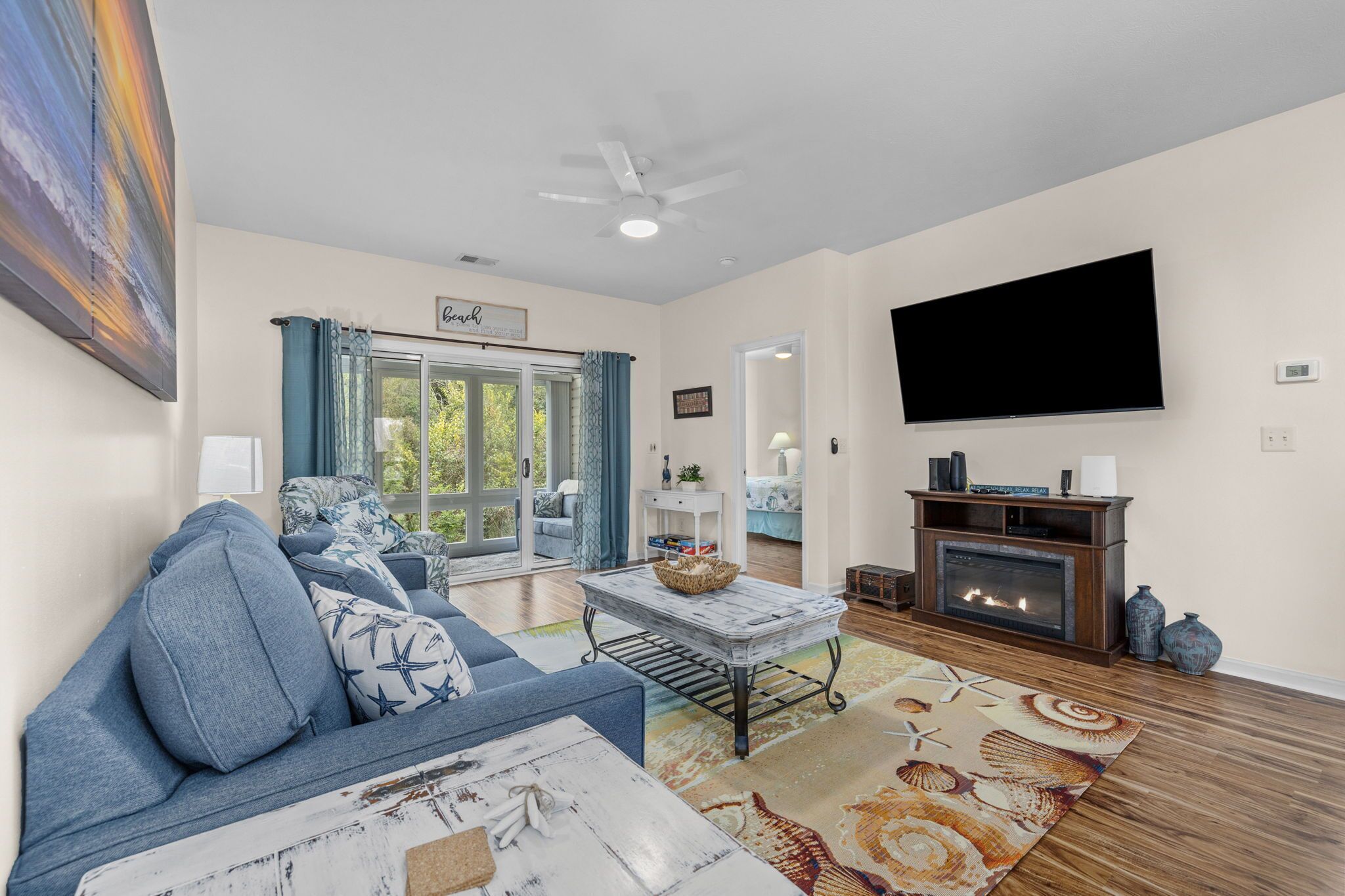 Newly renovated N. Myrtle 2brm. Condo