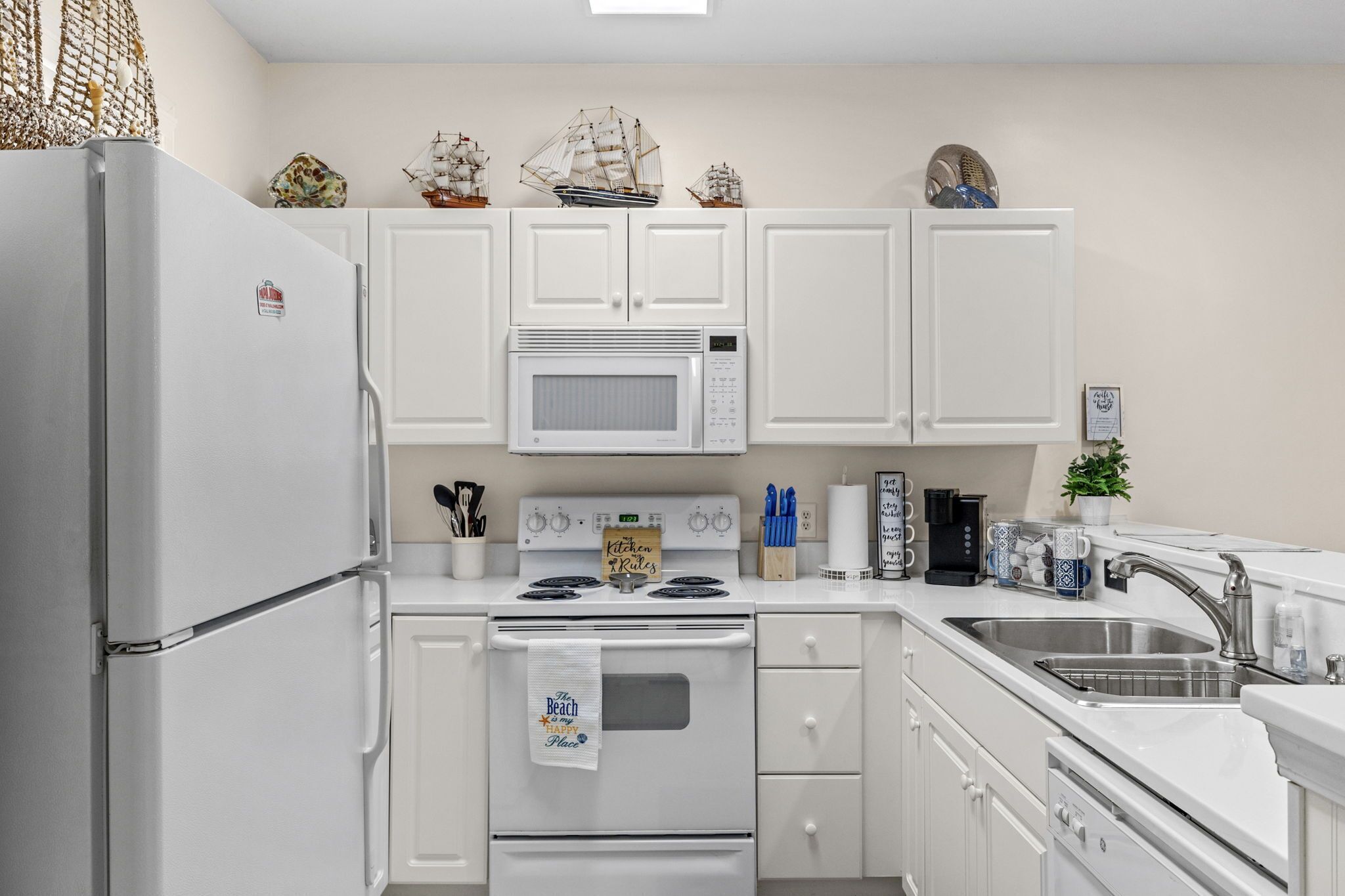 Newly renovated N. Myrtle 2brm. Condo