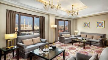 Royal Studio Suite | Egyptian cotton sheets, premium bedding, memory-foam beds, minibar