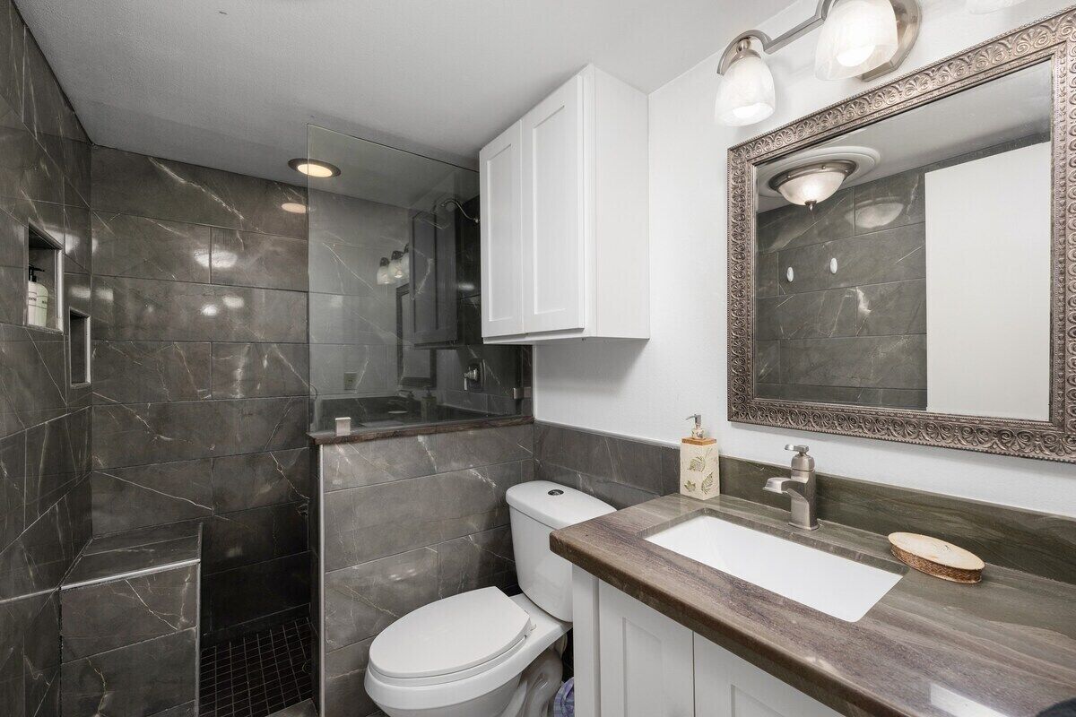 Captivating 3BR Retreat w Spectacular Sea View