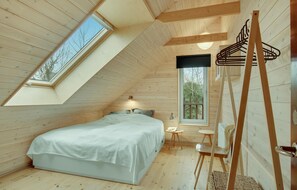 5 bedrooms, travel crib, free WiFi - Amazing home in Sejerø with kitchen (Sejerø)