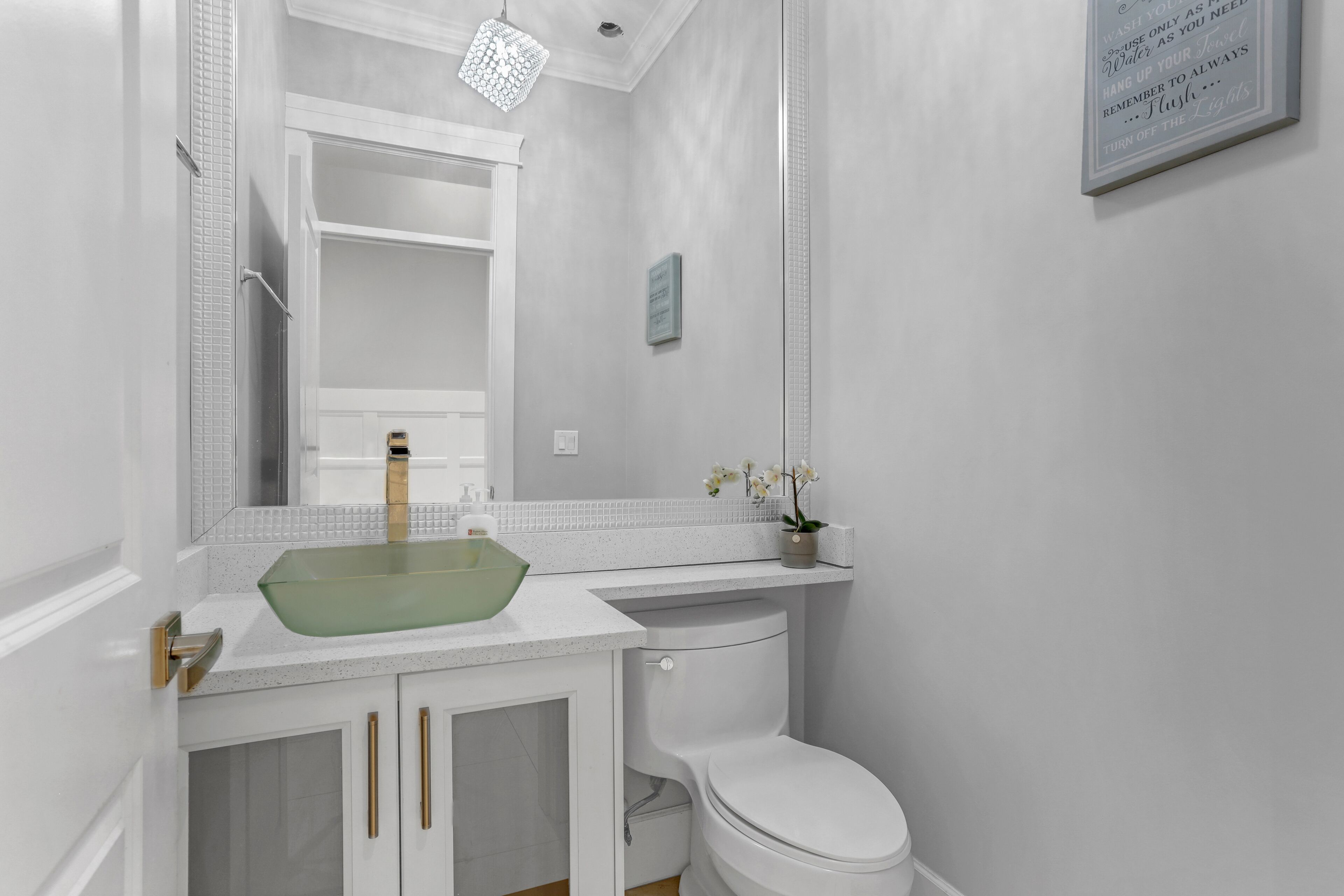 Full House Available Close to Skytrain Stations ,Shopping Center