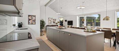 Fridge, dishwasher, coffee/tea maker