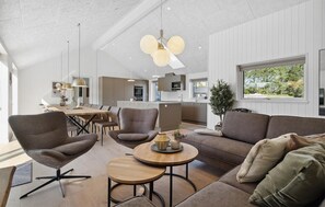 Smart TV, fireplace, table football, ping pong