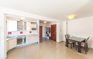 Dining - Nice apartment in Makarska with WiFi (Makarska)
