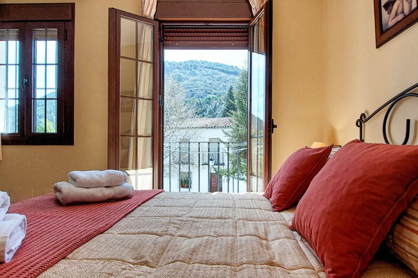 3 dormitorios, cuna de viaje, wifi gratis y ropa de cama