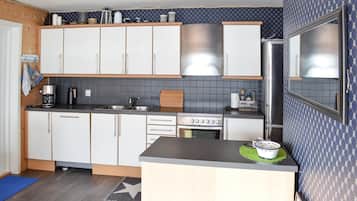 Køleskab, ovn, kogeplade, opvaskemaskine