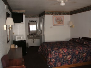 Room - camlot inn motel (Big Spring)