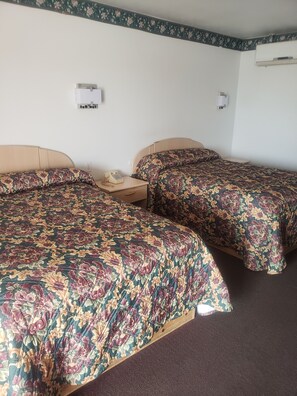 Blackout curtains, soundproofing, iron/ironing board, free WiFi