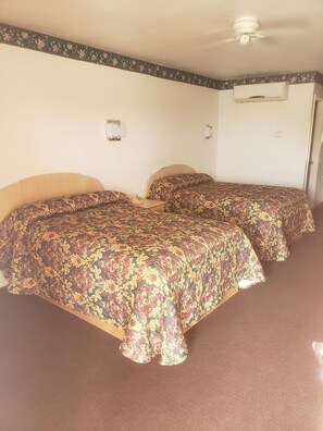 Cortinas blackout y sistema de insonorización 