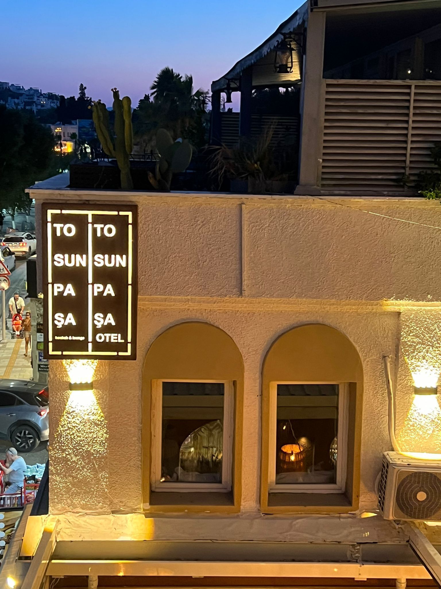 Foto - Tosunpasa Cafe Otel