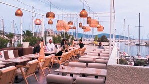 Terrace/patio - Tosunpasa Otel (Bodrum)