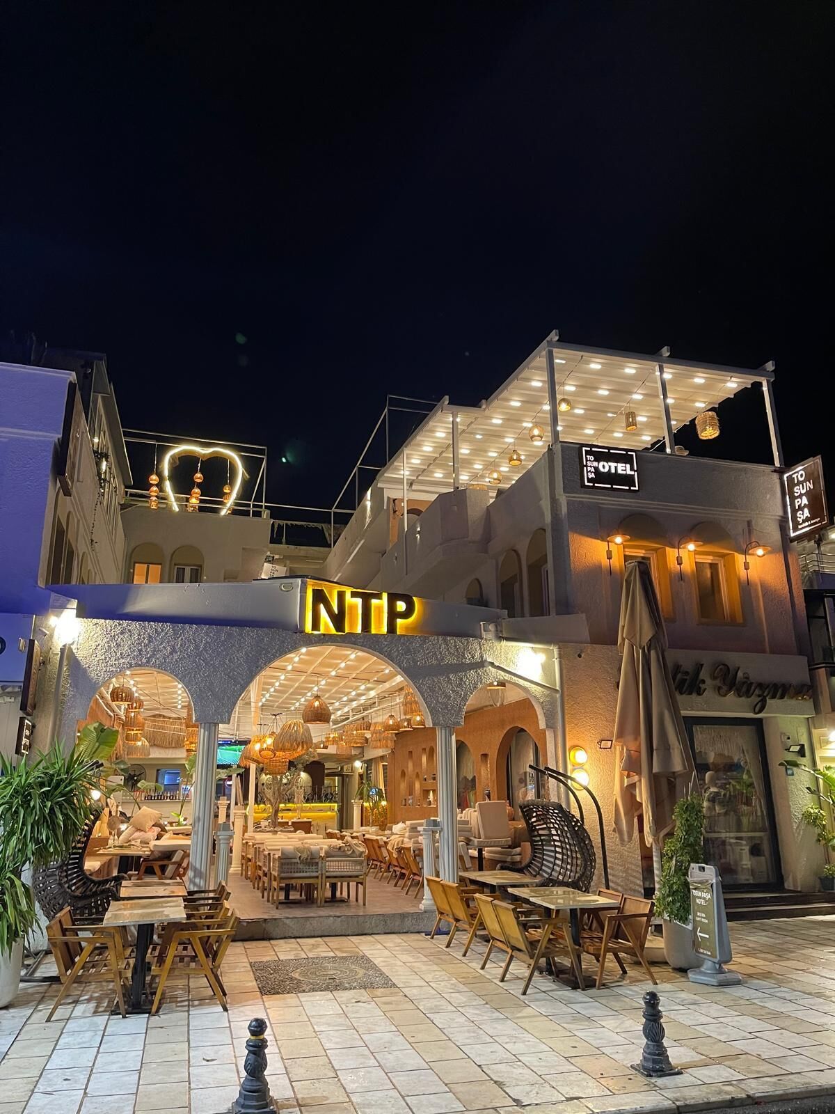 Foto - Tosunpasa Cafe Otel