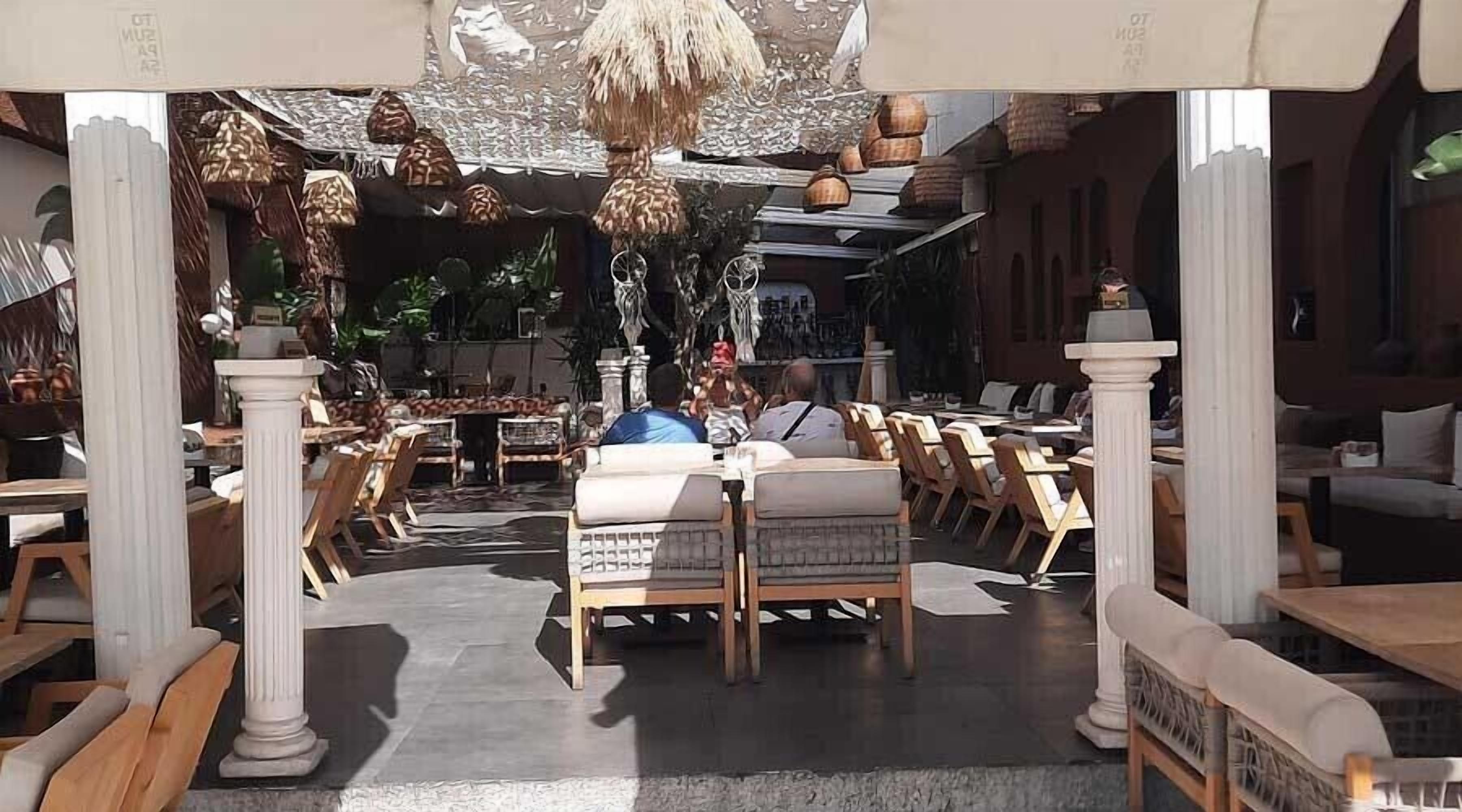 Foto - Tosunpasa Cafe Otel