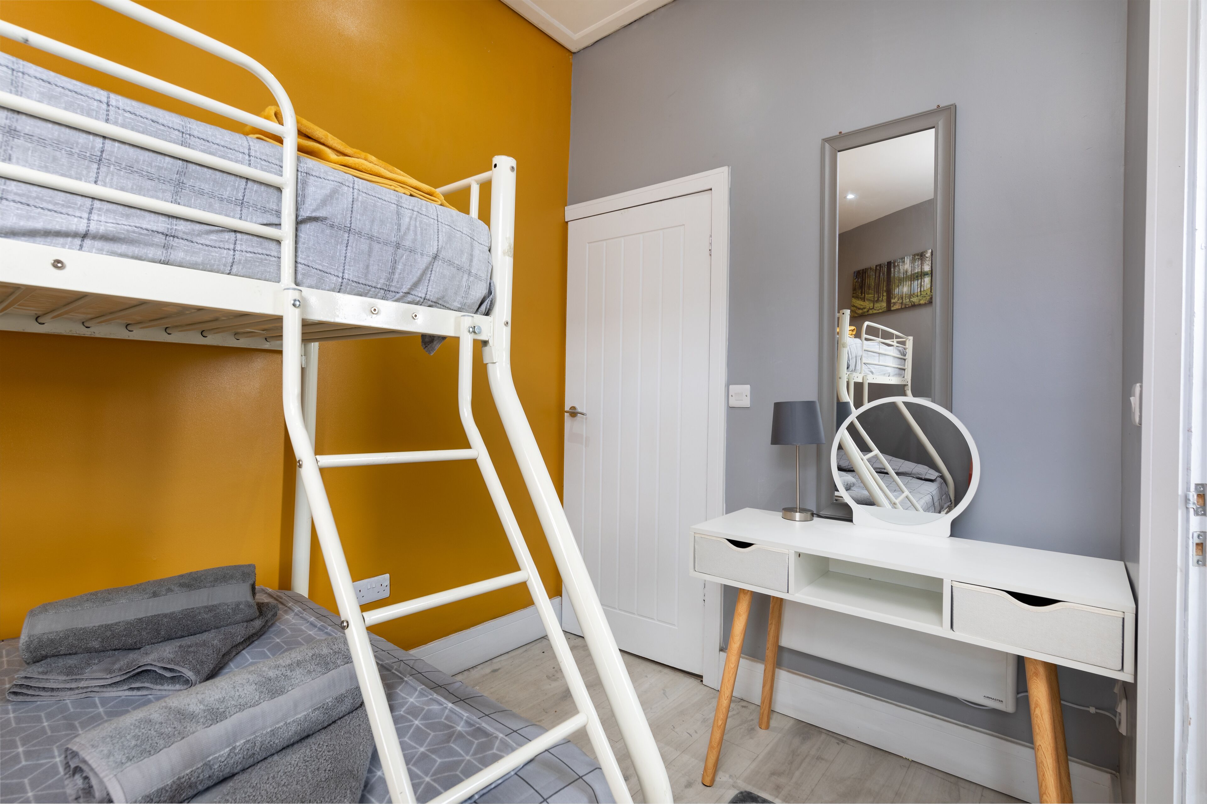 DARLINGTON TOWN CENTRE TOWN HOUSE