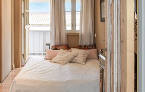 3 bedrooms, travel crib, free WiFi
