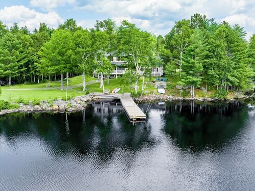 Moosehead Lakefront|Hot Tub|Pet Friendly|Private Dock|Fast WIFI|Personal chef
