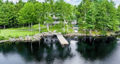 Moosehead Lakefront|Hot Tub|Pet Friendly|Private Dock|Fast WIFI|Personal chef