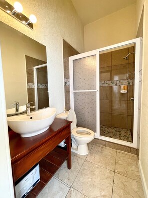 Shower, free toiletries, hair dryer, towels