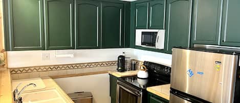 Fridge, microwave, oven, dishwasher