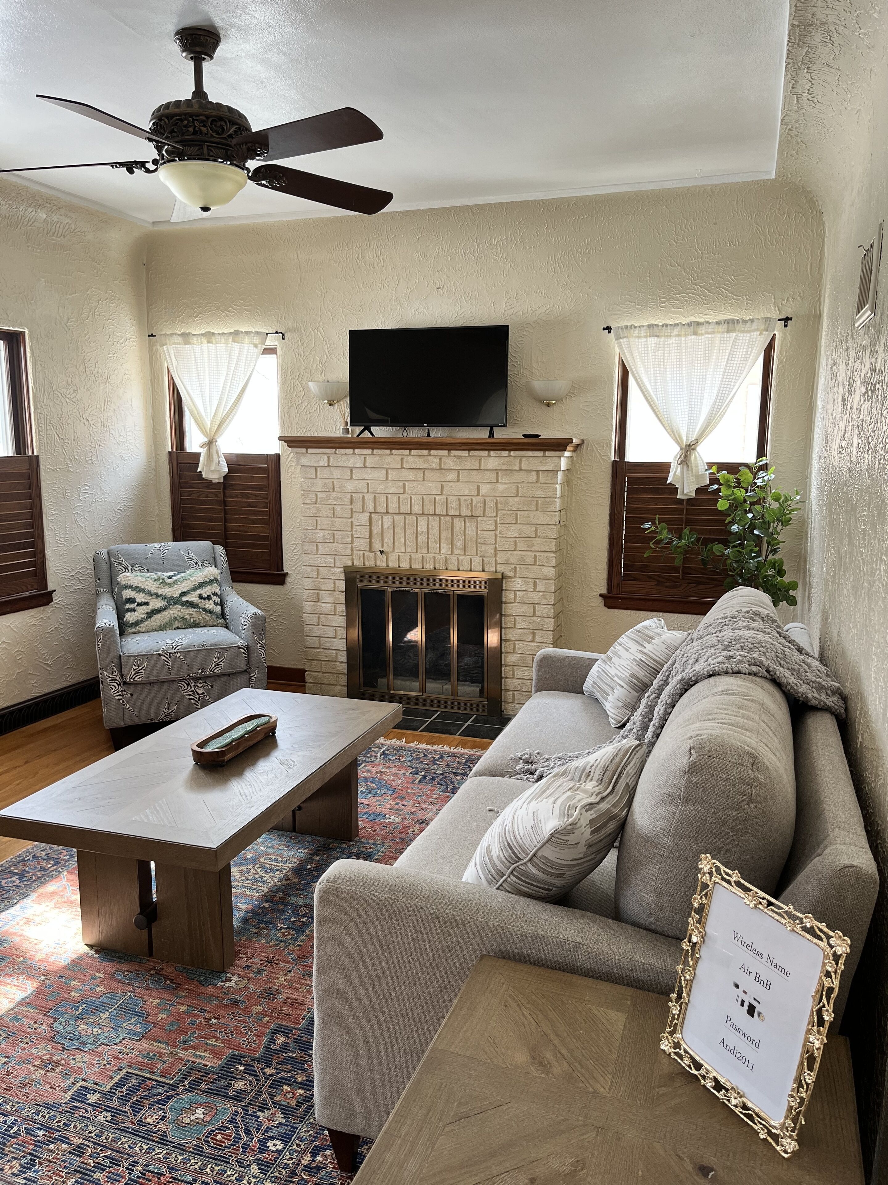 Brick Home - Mckennan Park and Avera Mckennan adjacent