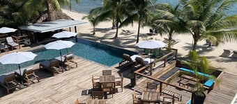 THE SEA GLASS INN