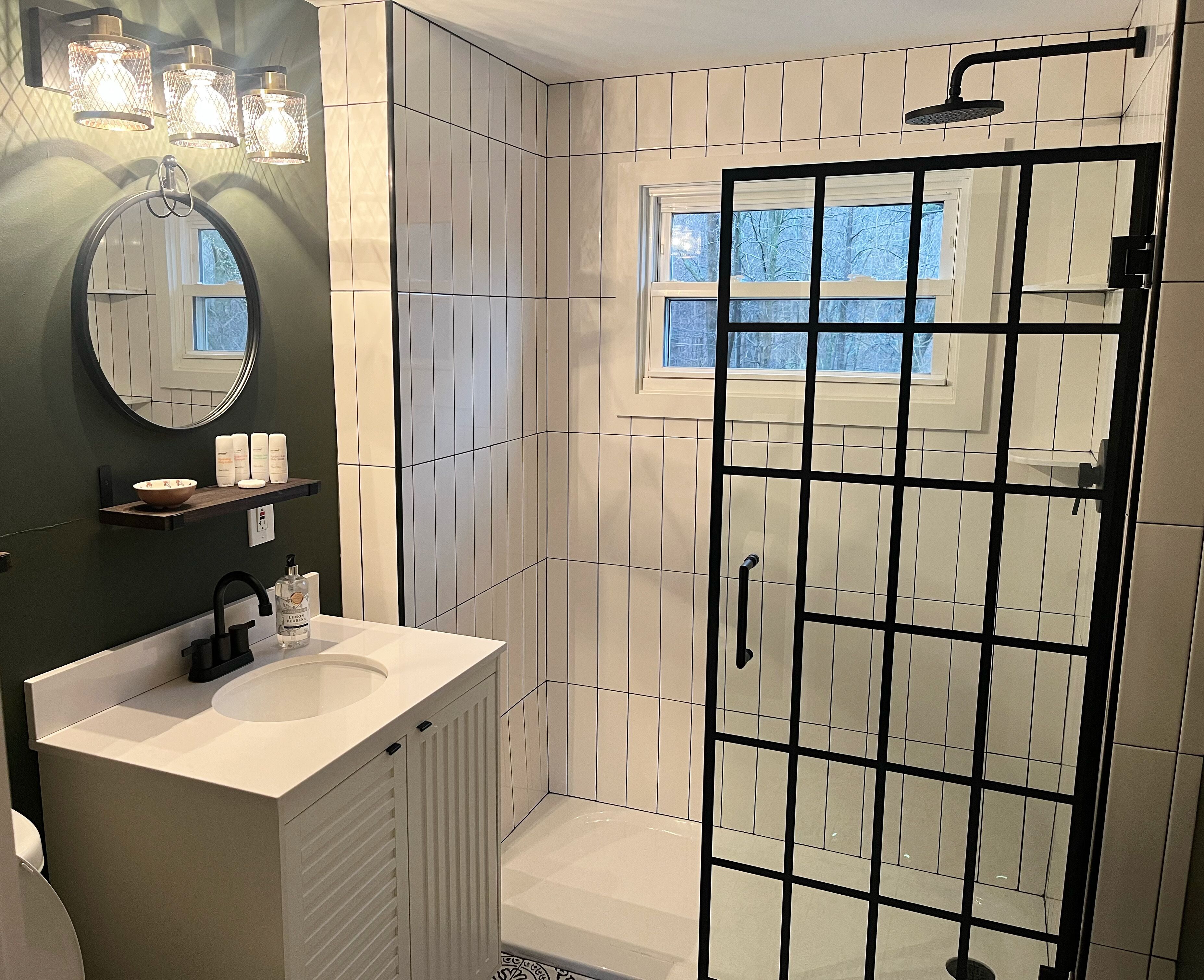 Modern Home, Next to SPIRE, Near Wineries, Geneva-On-The-Lake