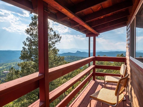 Secluded Rustic Mountain Cabin!