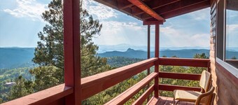 Secluded Rustic Mountain Cabin!