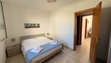 2 bedrooms, bed sheets