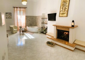 로맨틱룸 | 오리/거위털 이불, 메모리폼 침대, 미니바, 객실 내 금고