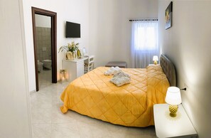 Chambre Classique | Couette en duvet d'oie, matelas mémoire de forme, minibar