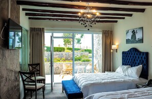 Ropa de cama de alta calidad, edredones de plumas, minibar