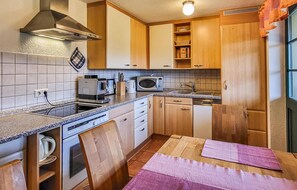 Kühlschrank, Herdplatte, Geschirrspüler