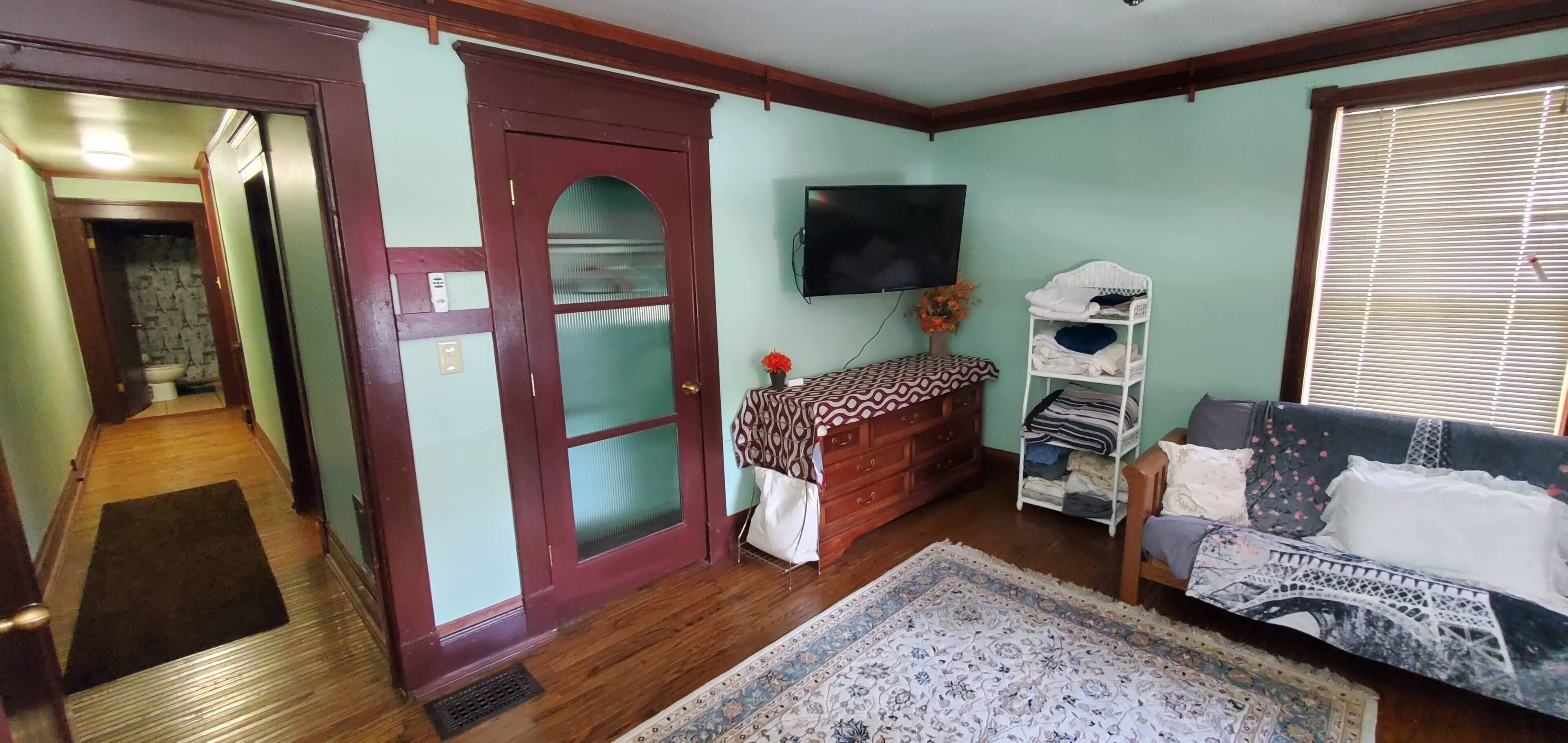 Beautiful Spacious Family Duplex Home Close to Downtown Indianapolis