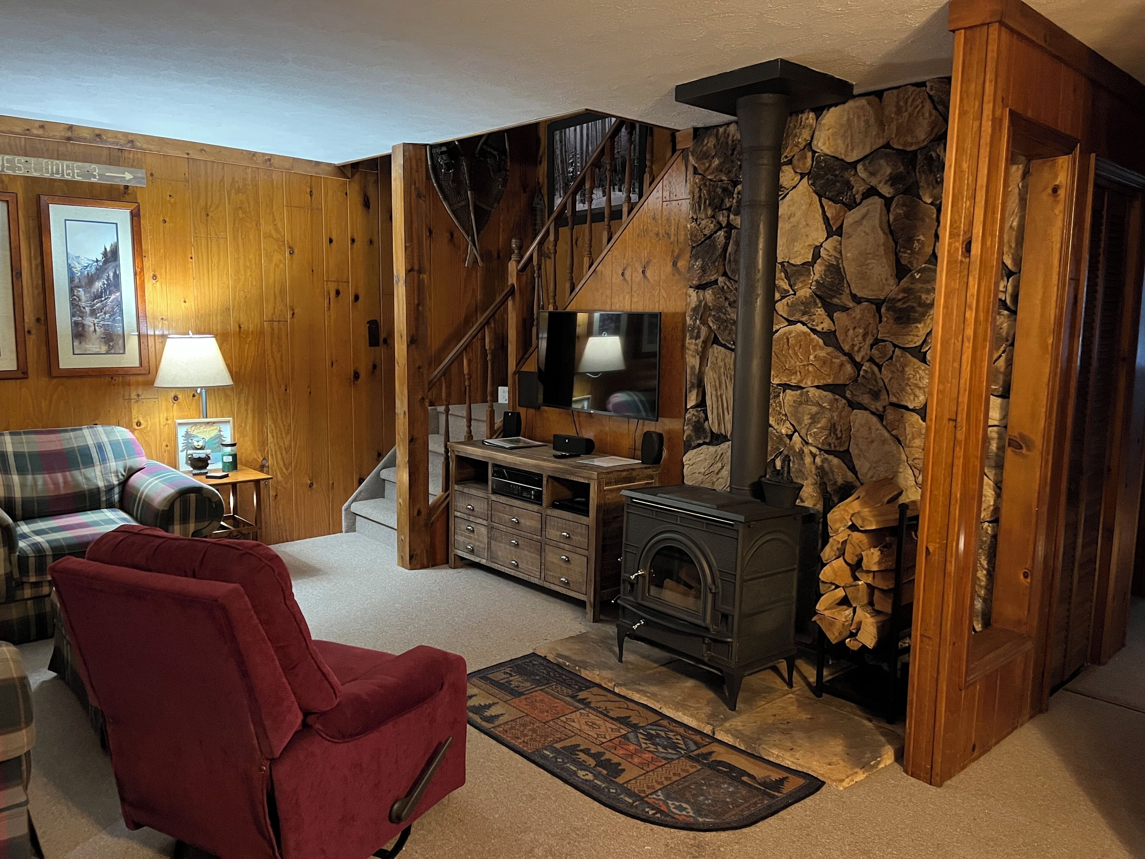 Smart TV, fireplace, video games, DVD player