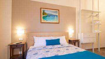 2 Schlafzimmer, BĂŒgeleisen/BĂŒgelbrett, WLAN, BettwĂ€sche