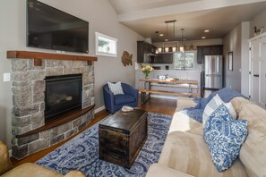 Smart TV y chimenea