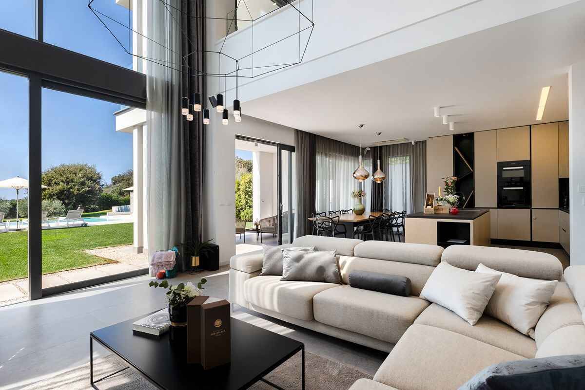 TV, fireplace, DVD player, stereo