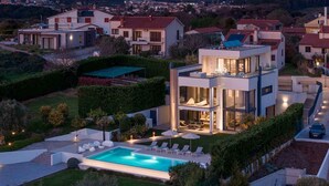 Exterior - Villa with pool and wine cellar (Pula)