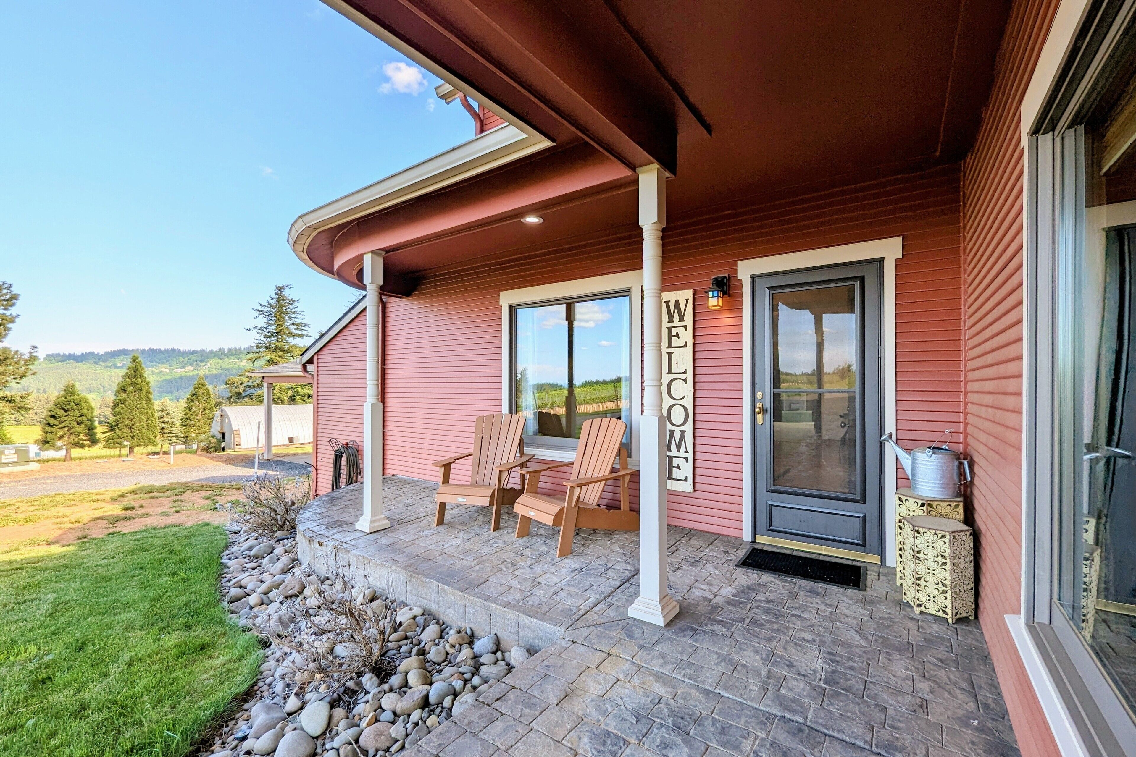 Bell Road Farmhouse - Surrounded by Chehalem Estate Vineyard!