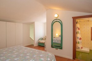 2 bedrooms, desk, Internet - Porto Rortondo Roomy Apartment with Terrace! (Porto Rotondo)