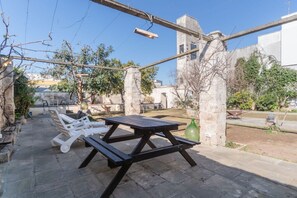 Outdoor dining - GuestHost - Domus Perrone Garden Blue (Squinzano)