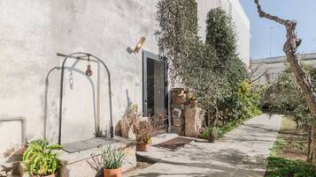 Enceinte de lâhĂ©bergement